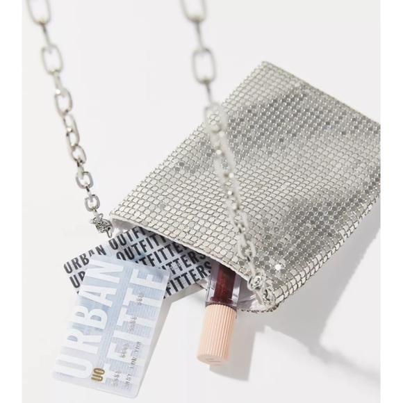 NWOT Urban Outfitters Cleo Chainmail Crossbody Bag Cell Phone - Picture 3 of 14